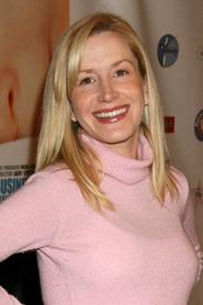 Angela Kinsey